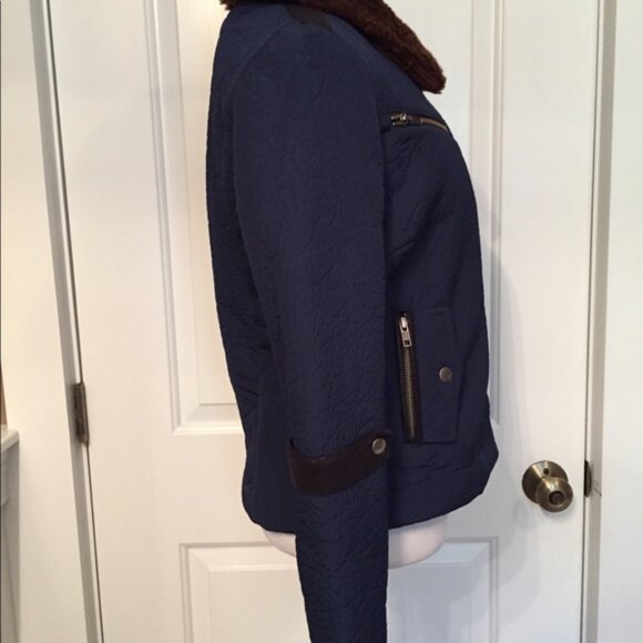 BARNEYS NY JACKET BLUE TEXTURED FAUX FUR LINED COLLAR POCKETS Size 4 - Picture 6 of 8